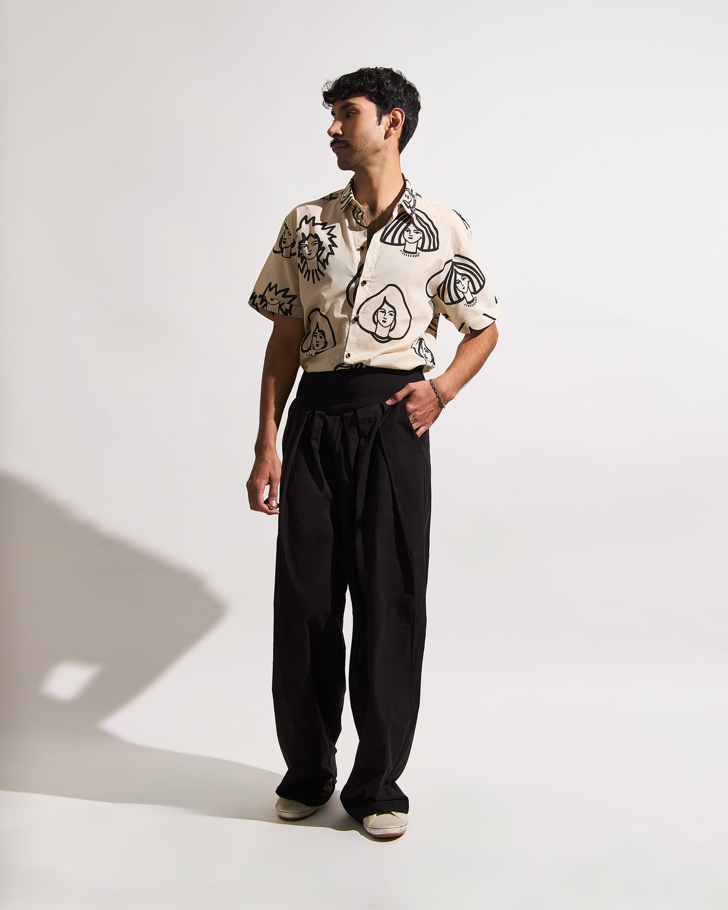 Camisa Manga Corta - Arena / Negro