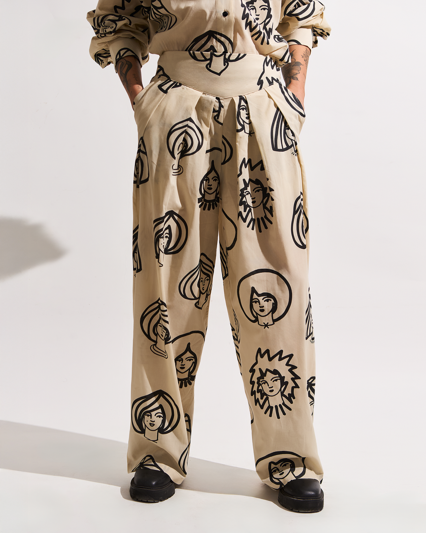 Pantalón Pinzas - Arena / Negro